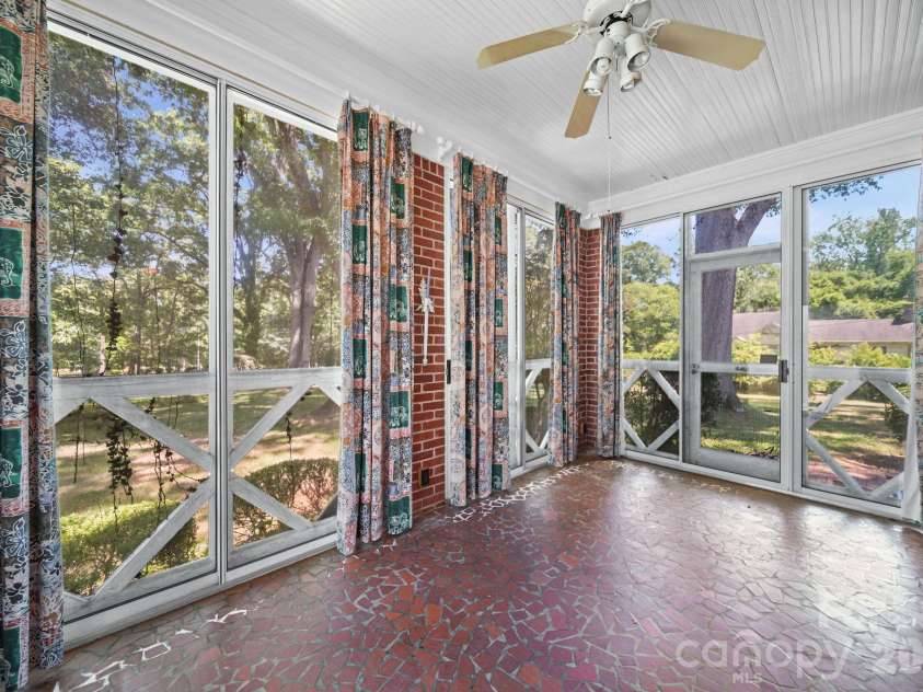1510 Jackson Road, Gastonia, NC 28052.  MLS# CAR4383504, YatesRealty ID 23402. 