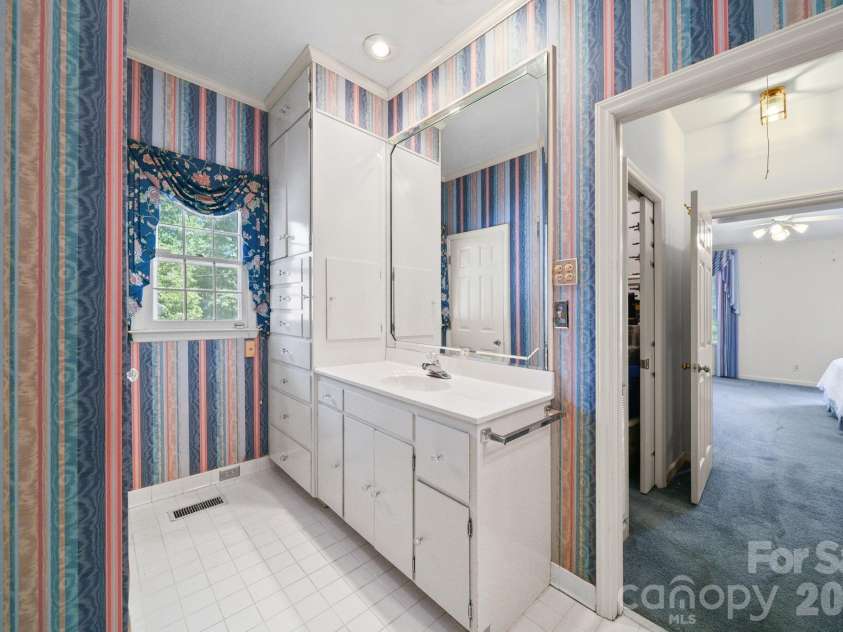1510 Jackson Road, Gastonia, NC 28052.  MLS# CAR4383504, YatesRealty ID 23402. 