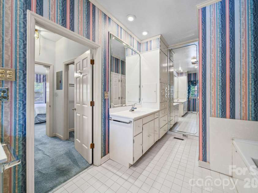 1510 Jackson Road, Gastonia, NC 28052.  MLS# CAR4383504, YatesRealty ID 23402. 