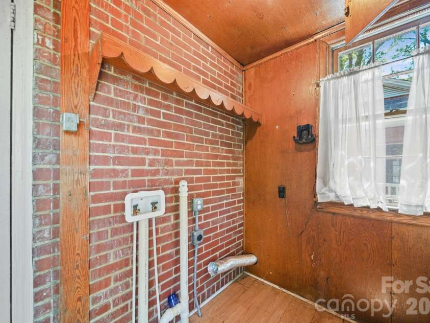 1510 Jackson Road, Gastonia, NC 28052.  MLS# CAR4383504, YatesRealty ID 23402. 