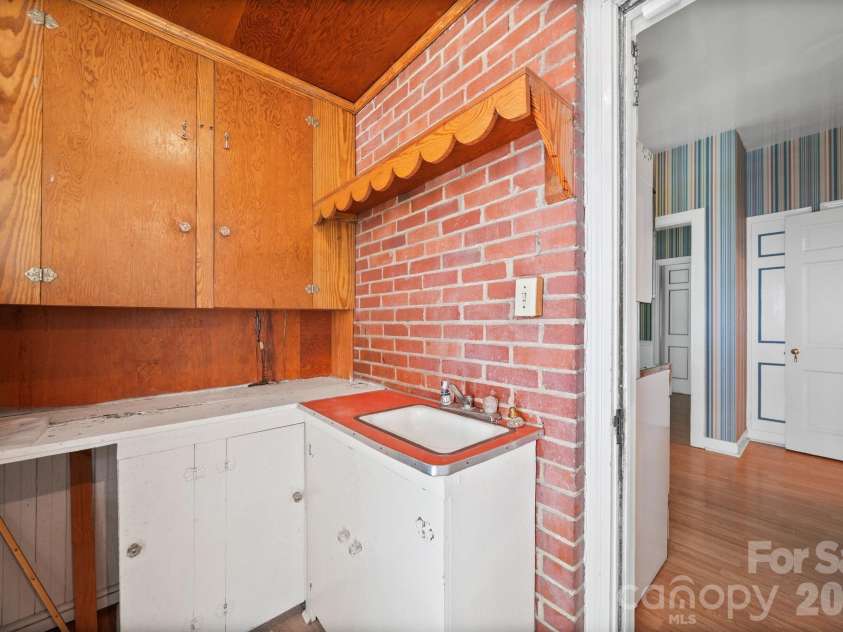 1510 Jackson Road, Gastonia, NC 28052.  MLS# CAR4383504, YatesRealty ID 23402. 