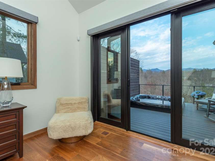 158 Riverbend Forest Drive, Asheville, NC 28805.  MLS# CAR4240684, YatesRealty ID 23402. 