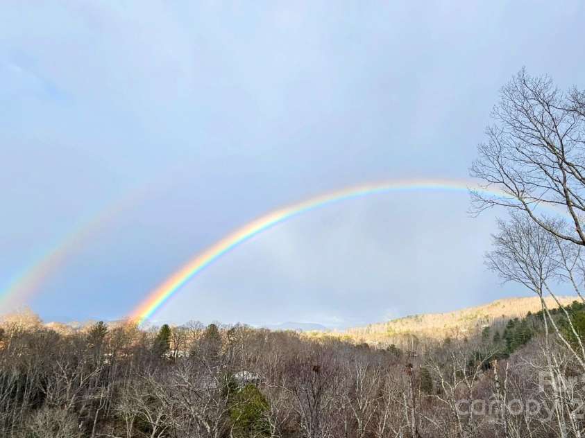 158 Riverbend Forest Drive, Asheville, NC 28805.  MLS# CAR4240684, YatesRealty ID 23402. 