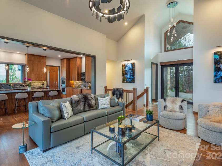 158 Riverbend Forest Drive, Asheville, NC 28805.  MLS# CAR4240684, YatesRealty ID 23402. Great flow from kitchen to living room for entertaining