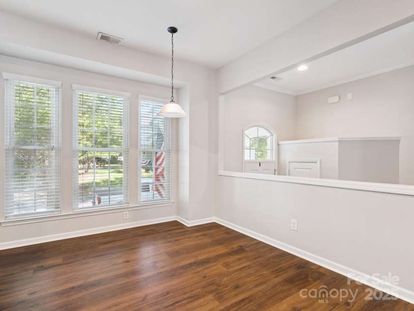 570 Sixth Baxter Crossing, Fort Mill, SC 29708.  MLS# CAR4275580, YatesRealty ID 23403. Breakfast area