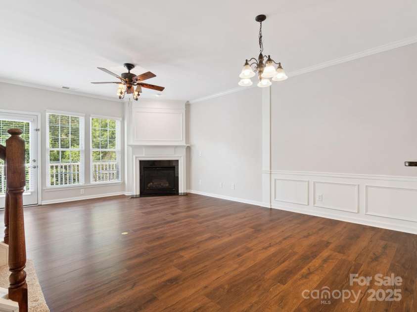570 Sixth Baxter Crossing, Fort Mill, SC 29708.  MLS# CAR4275580, YatesRealty ID 23403. Great room and gas fireplace