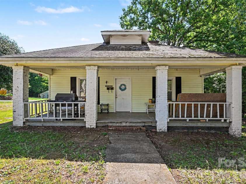 603 4th Street, Albemarle, NC 28001.  MLS# CAR4380717, YatesRealty ID 23403. 