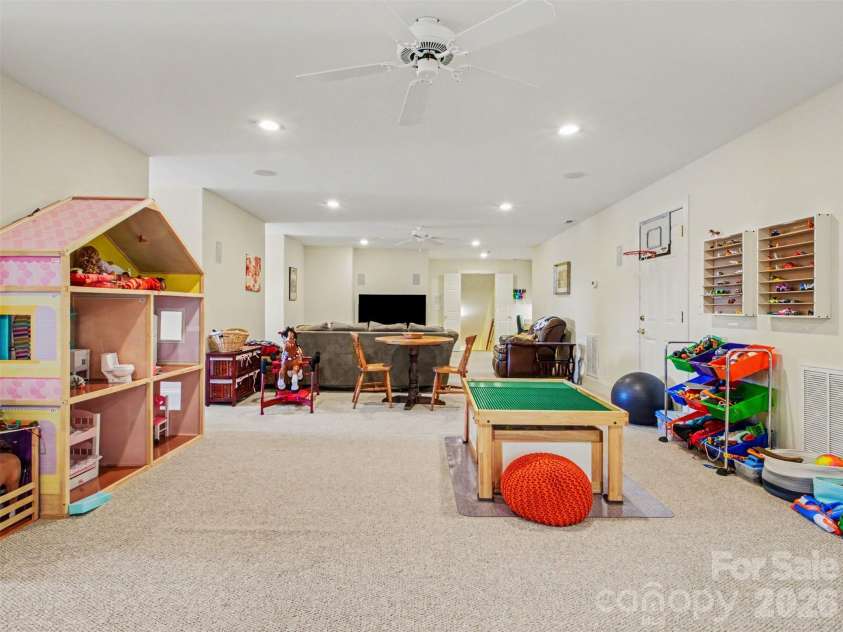 1422 Stone Gate Drive, Shelby, NC 28150.  MLS# CAR4358985, YatesRealty ID 23404. Another gathering room, play room, exercise room, hobby room...the possibilities are endless!