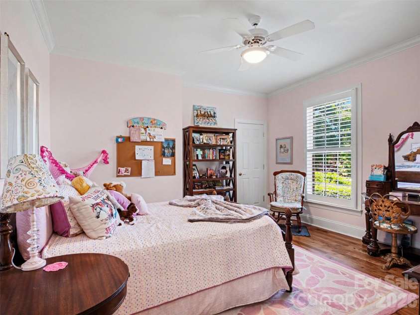 1422 Stone Gate Drive, Shelby, NC 28150.  MLS# CAR4358985, YatesRealty ID 23404. Down the hall on the opposite side of the house are two additional bedrooms on the main floor, joined with a Jack and Jill full bathroom.