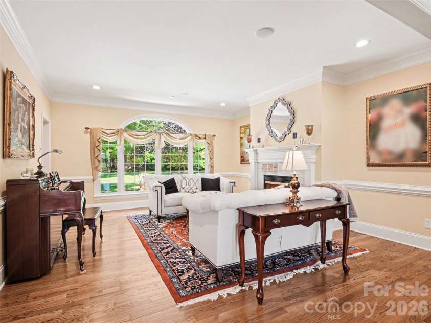 1422 Stone Gate Drive, Shelby, NC 28150.  MLS# CAR4358985, YatesRealty ID 23404. The foyer flows into the spacious living room with tons of natural light from the huge windows.