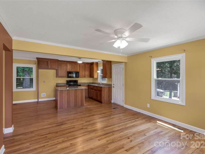 203 Nottingham Drive, York, SC 29745.  MLS# CAR4275788, YatesRealty ID 23405. 