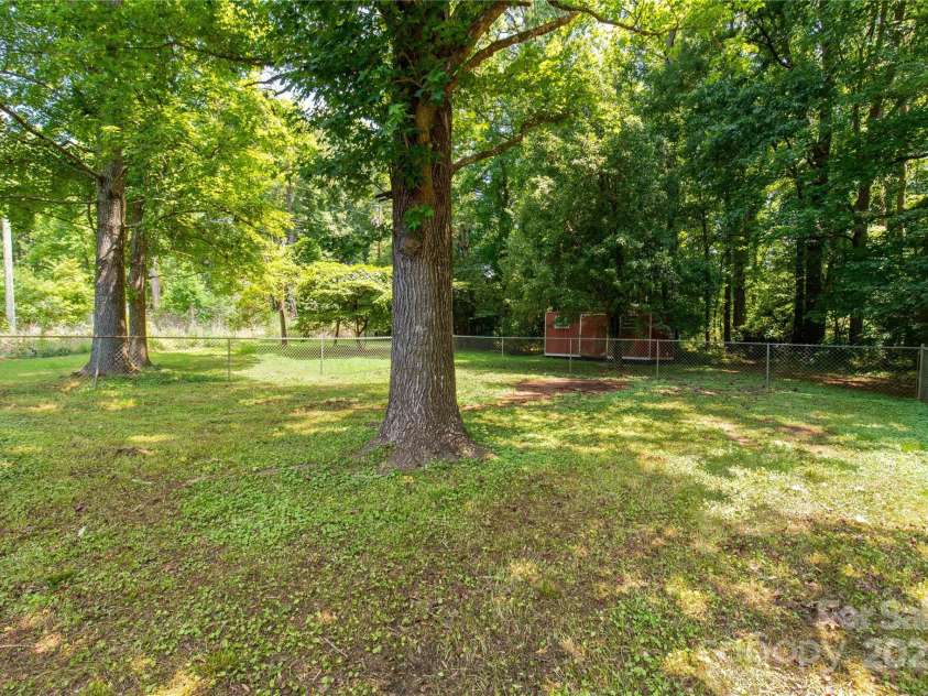 203 Nottingham Drive, York, SC 29745.  MLS# CAR4275788, YatesRealty ID 23405. 