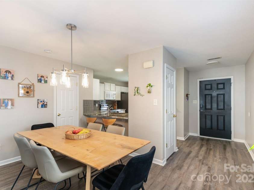 1227 Triece Lane, Charlotte, NC 28215.  MLS# CAR4238144, YatesRealty ID 23406. 