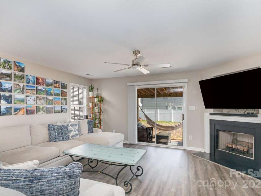 1227 Triece Lane, Charlotte, NC 28215.  MLS# CAR4238144, YatesRealty ID 23406. 