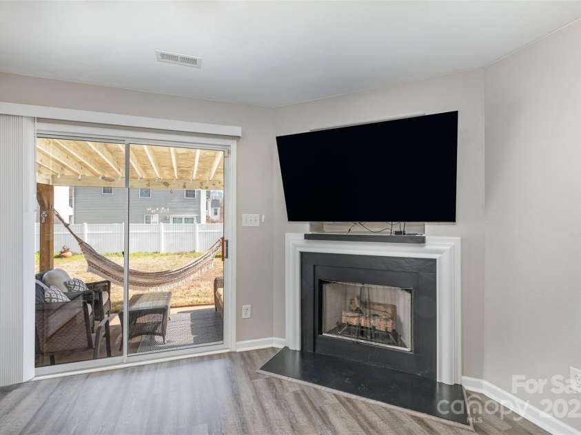 1227 Triece Lane, Charlotte, NC 28215.  MLS# CAR4238144, YatesRealty ID 23406. 