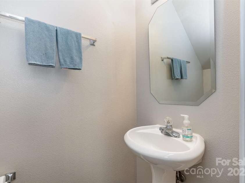 1227 Triece Lane, Charlotte, NC 28215.  MLS# CAR4238144, YatesRealty ID 23406. Half bath main floor