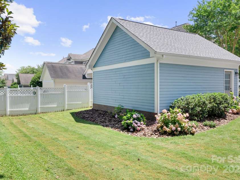 15838 Trenton Place Road, Huntersville, NC 28078.  MLS# CAR4272281, YatesRealty ID 23408. 