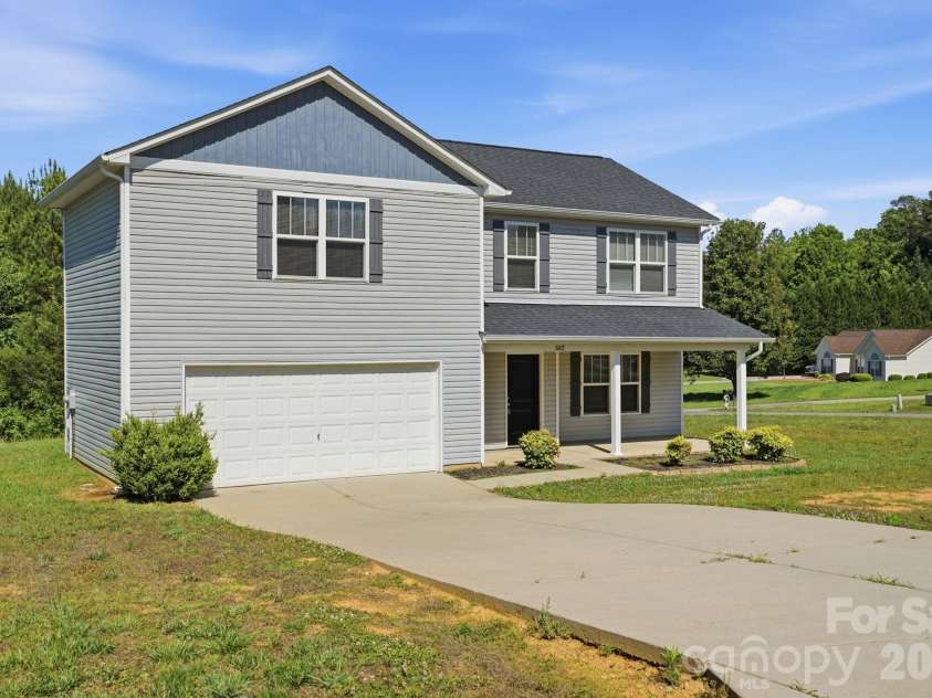 502 Coffeetree Lane, Stanley, NC 28164.  MLS# CAR4381176, YatesRealty ID 23409. 