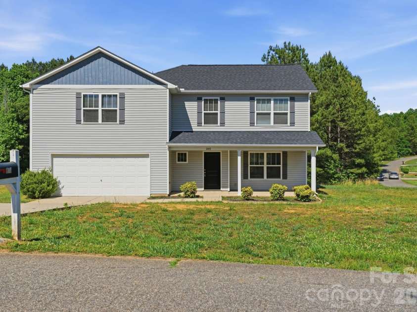 502 Coffeetree Lane, Stanley, NC 28164.  MLS# CAR4381176, YatesRealty ID 23409. 