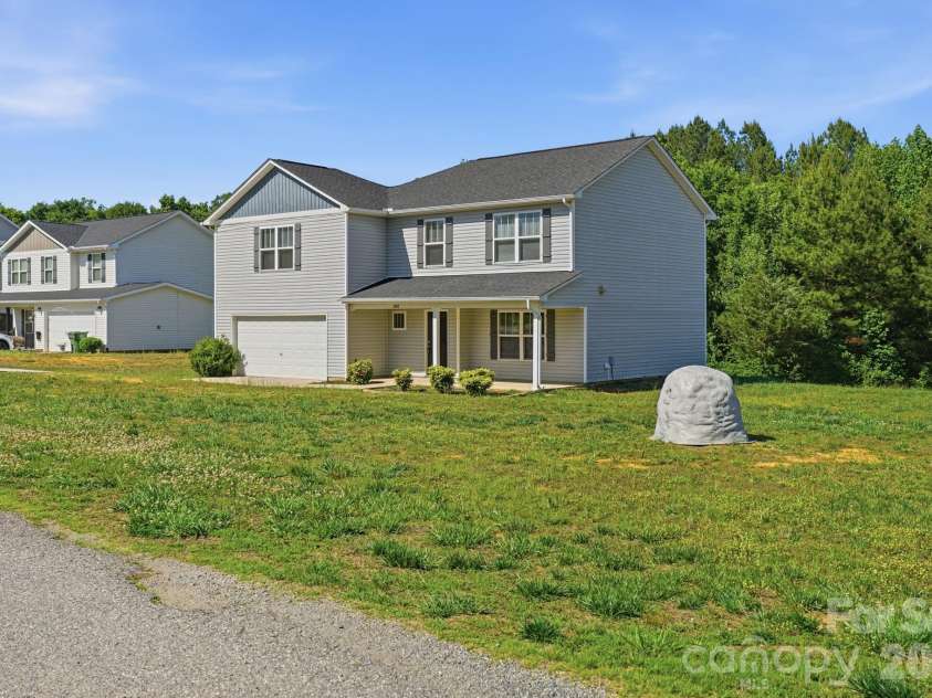 502 Coffeetree Lane, Stanley, NC 28164.  MLS# CAR4381176, YatesRealty ID 23409. 