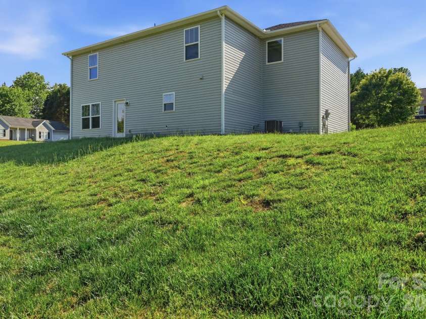 502 Coffeetree Lane, Stanley, NC 28164.  MLS# CAR4381176, YatesRealty ID 23409. 