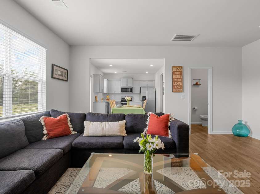 7007 Manse Court, Boiling Springs, SC 29316.  MLS# CAR4260062, YatesRealty ID 23409. An open floor plan