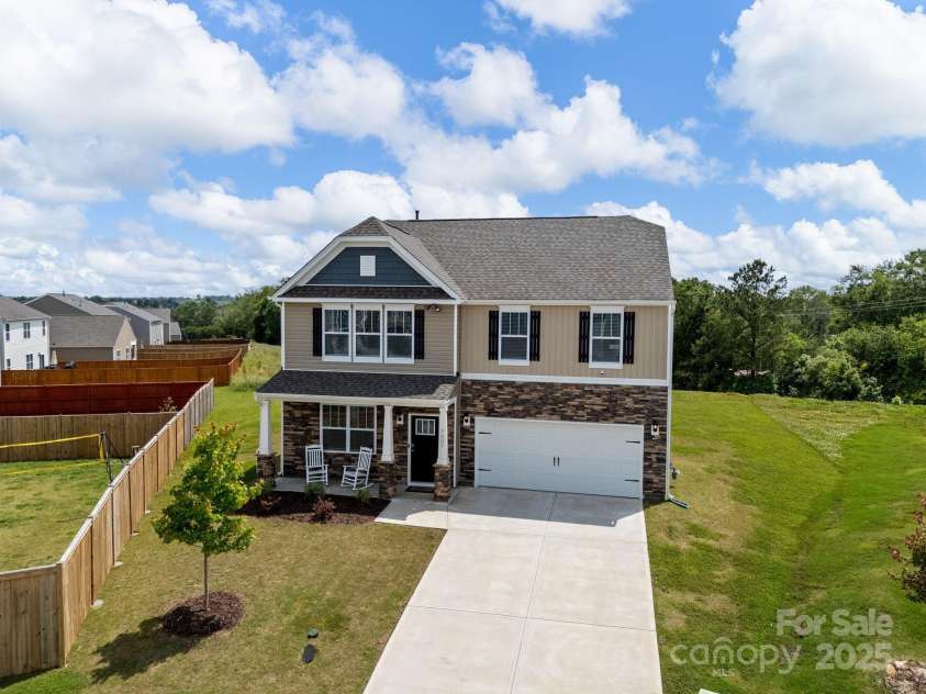 7007 Manse Court, Boiling Springs, SC 29316.  MLS# CAR4260062, YatesRealty ID 23409. Drive up