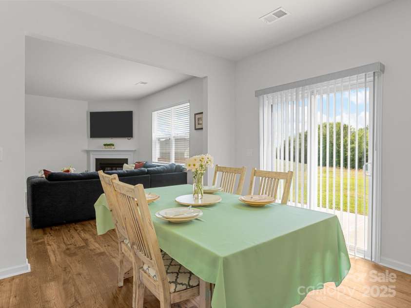 7007 Manse Court, Boiling Springs, SC 29316.  MLS# CAR4260062, YatesRealty ID 23409. Eat and entertain