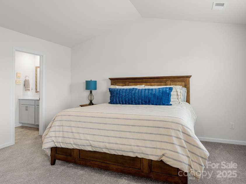 7007 Manse Court, Boiling Springs, SC 29316.  MLS# CAR4260062, YatesRealty ID 23409. There is a lot of space in this room.