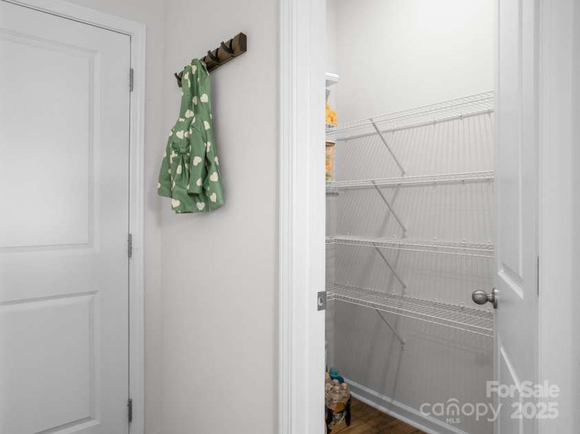 7007 Manse Court, Boiling Springs, SC 29316.  MLS# CAR4260062, YatesRealty ID 23409. Walk in pantry