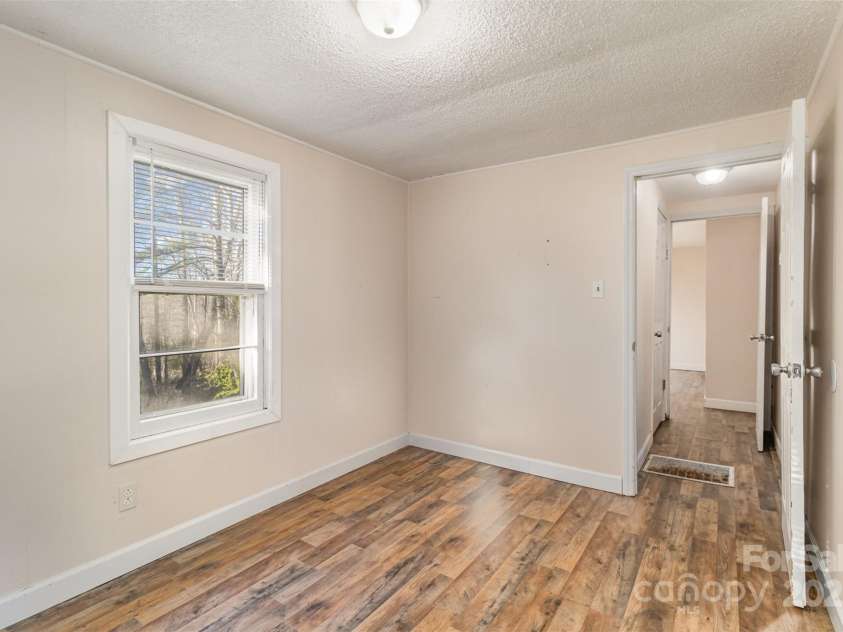 456 Burnt Gin Road, Gaffney, SC 29340.  MLS# CAR4234025, YatesRealty ID 2341. 