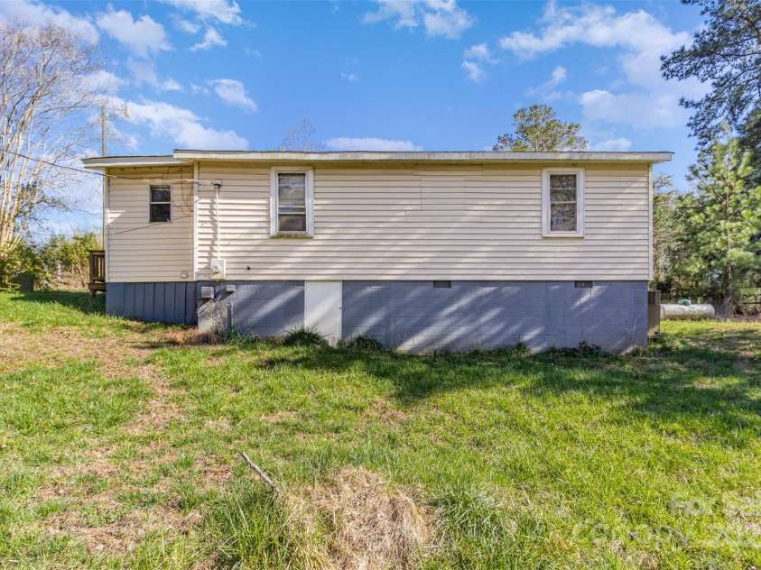 456 Burnt Gin Road, Gaffney, SC 29340.  MLS# CAR4234025, YatesRealty ID 2341. 