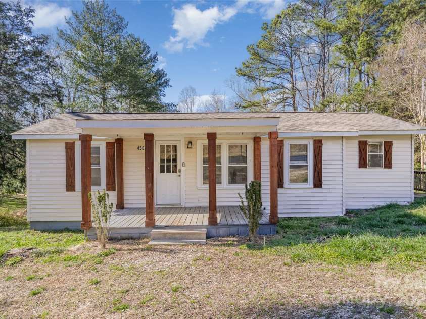 456 Burnt Gin Road, Gaffney, SC 29340.  MLS# CAR4234025, YatesRealty ID 2341. 