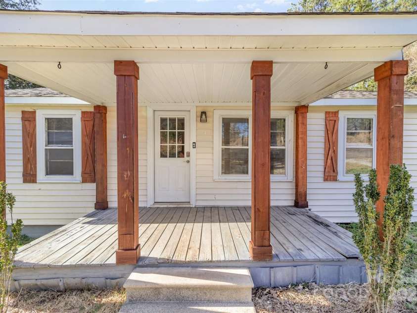 456 Burnt Gin Road, Gaffney, SC 29340.  MLS# CAR4234025, YatesRealty ID 2341. 