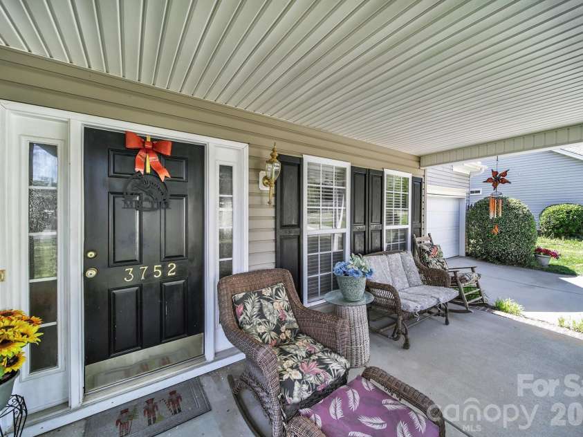 3752 Leela Palace Way, Fort Mill, SC 29708.  MLS# CAR4382778, YatesRealty ID 23410. 