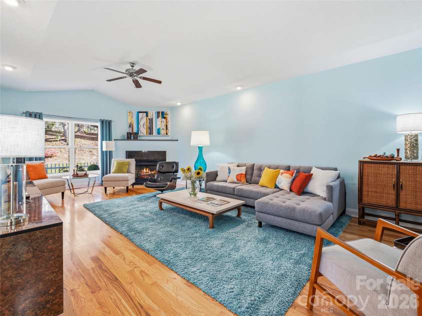 23 Holiday Drive, Arden, NC 28704.  MLS# CAR4383407, YatesRealty ID 23413. 