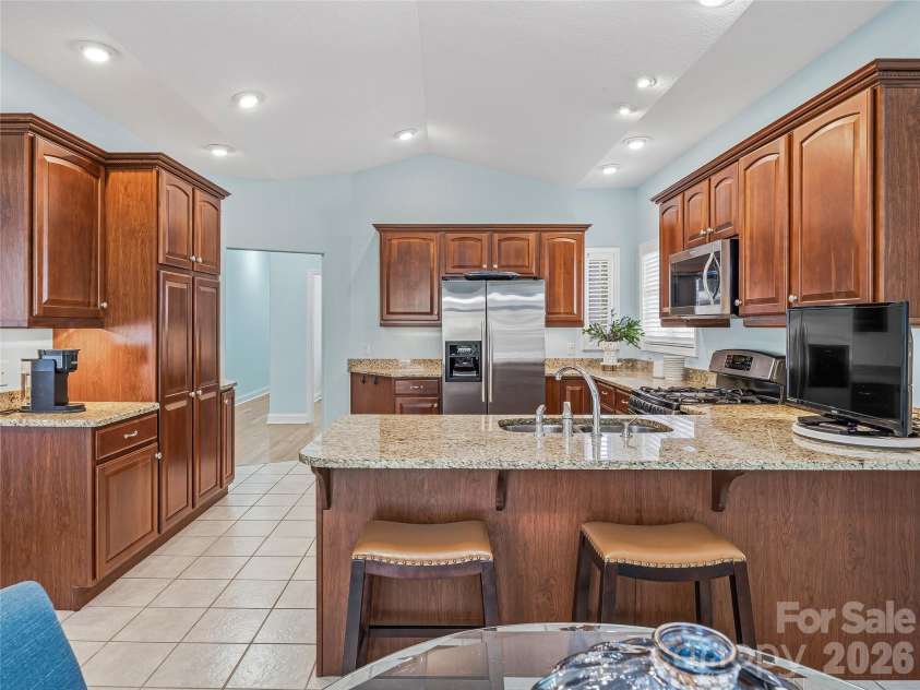 23 Holiday Drive, Arden, NC 28704.  MLS# CAR4383407, YatesRealty ID 23413. 