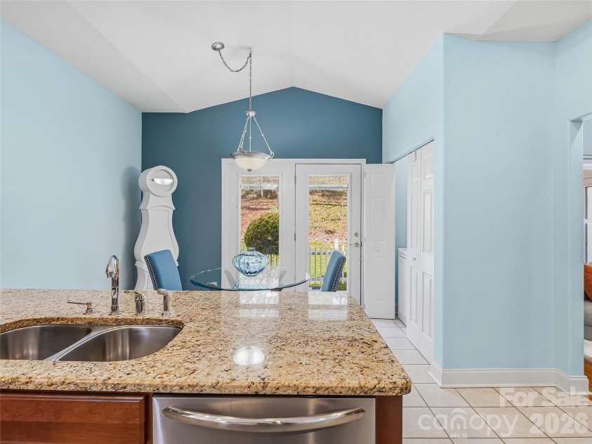 23 Holiday Drive, Arden, NC 28704.  MLS# CAR4383407, YatesRealty ID 23413. 