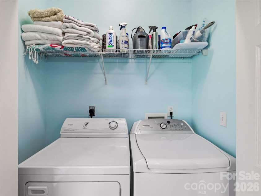 23 Holiday Drive, Arden, NC 28704.  MLS# CAR4383407, YatesRealty ID 23413. 
