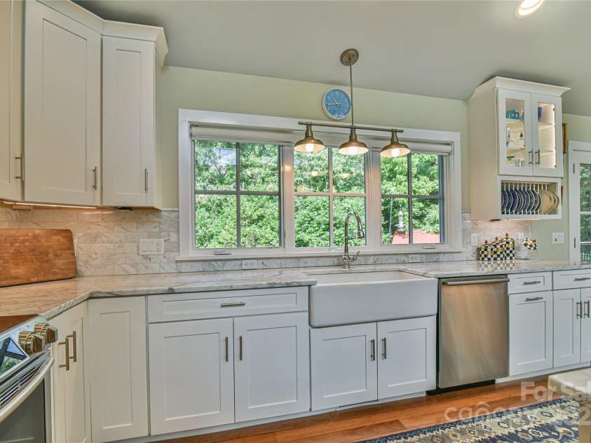 63 Greenridge Road, Weaverville, NC 28787.  MLS# CAR4268175, YatesRealty ID 23413. Plenty of counter space in this tastefully designed kitchen.