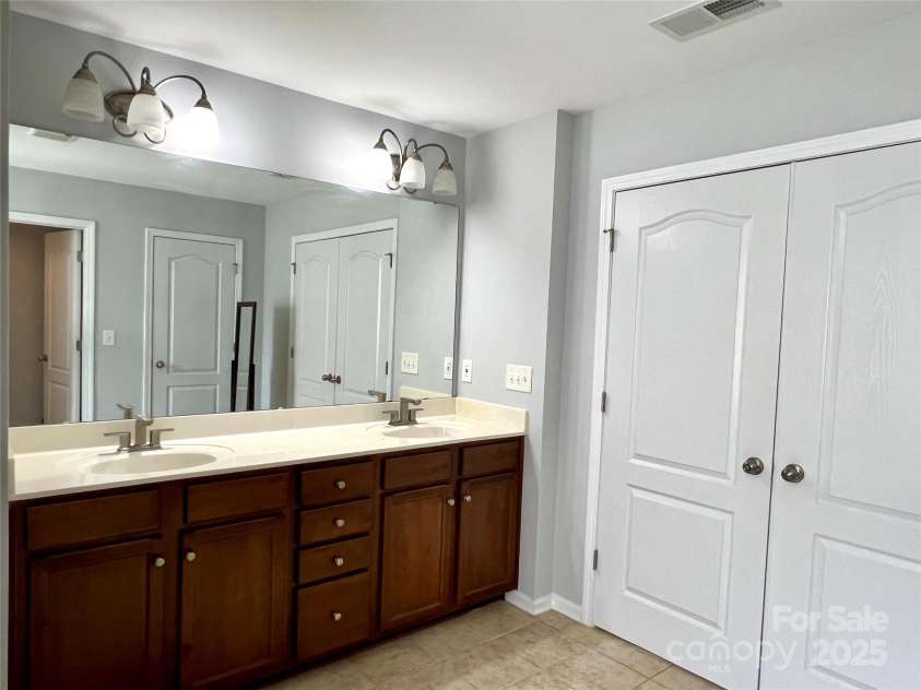 11511 Wilson Mill Lane, Pineville, NC 28134.  MLS# CAR4270884, YatesRealty ID 23414. 