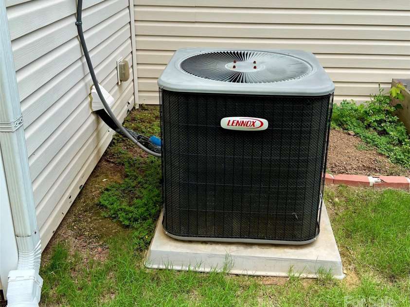 11511 Wilson Mill Lane, Pineville, NC 28134.  MLS# CAR4270884, YatesRealty ID 23414. 