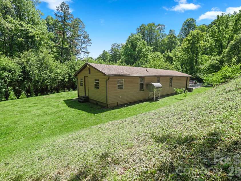 270 Slim Dillard Road, Sylva, NC 28779.  MLS# CAR4383810, YatesRealty ID 23415. 