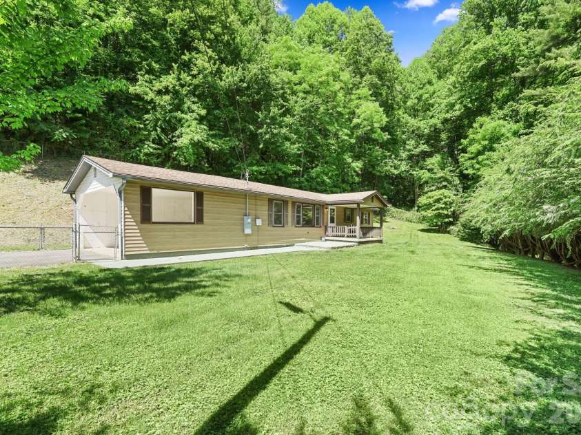 270 Slim Dillard Road, Sylva, NC 28779.  MLS# CAR4383810, YatesRealty ID 23415. 