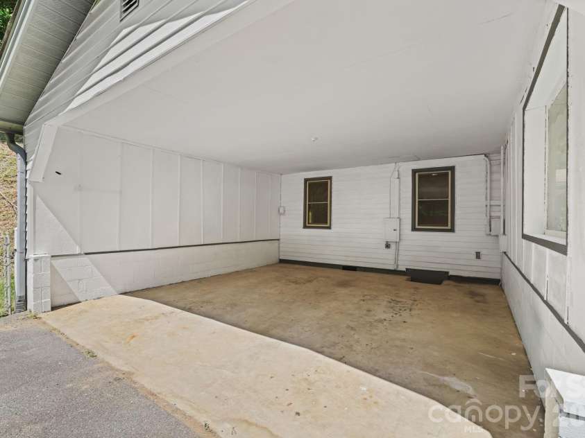 270 Slim Dillard Road, Sylva, NC 28779.  MLS# CAR4383810, YatesRealty ID 23415. 
