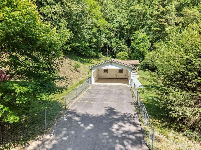 270 Slim Dillard Road, Sylva, NC 28779.  MLS# CAR4383810, YatesRealty ID 23415. 