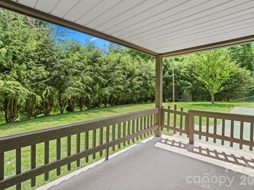 270 Slim Dillard Road, Sylva, NC 28779.  MLS# CAR4383810, YatesRealty ID 23415. 