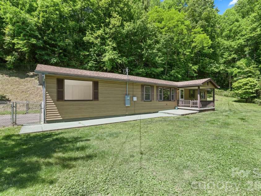 270 Slim Dillard Road, Sylva, NC 28779.  MLS# CAR4383810, YatesRealty ID 23415. 