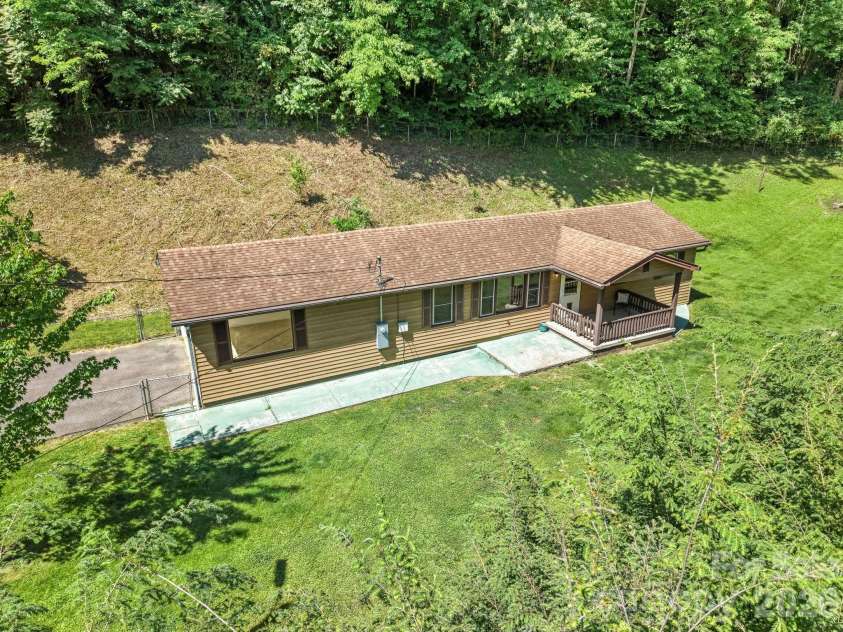 270 Slim Dillard Road, Sylva, NC 28779.  MLS# CAR4383810, YatesRealty ID 23415. 