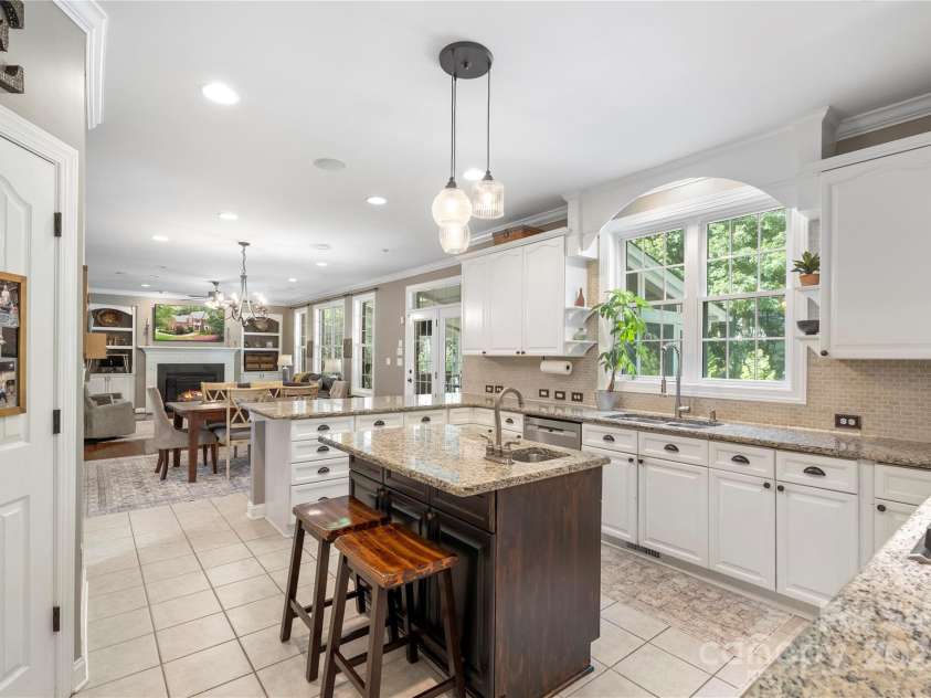 6006 Casswell Circle, Matthews, NC 28104.  MLS# CAR4269792, YatesRealty ID 23415. 